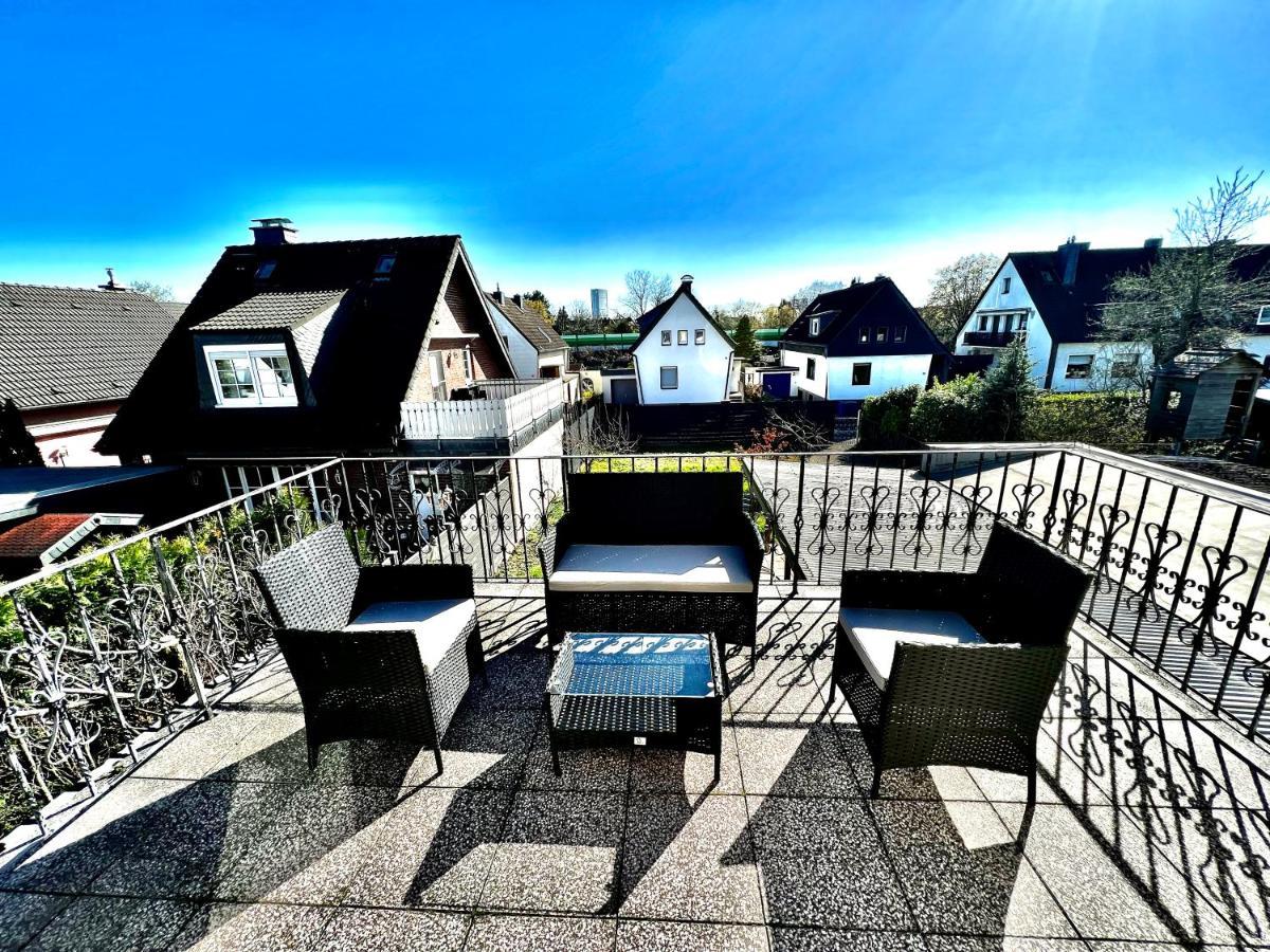 Praktisches Zimmer Im Grossen Haus Mit Garten Düsseldorf Exterior foto